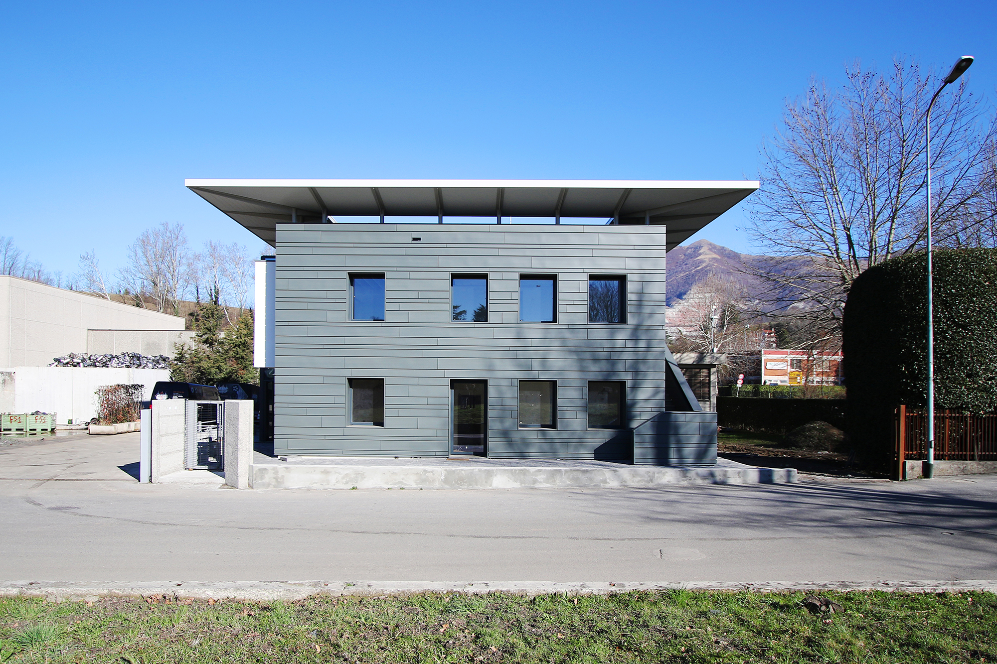 MAURISTUDIO-umberto-mauri-mauri-studio-bosisio-parini-New-Office-Building-Bosisio-Parini-Lecco-work-in-progress-Ventilated-Facade_final_06_2000