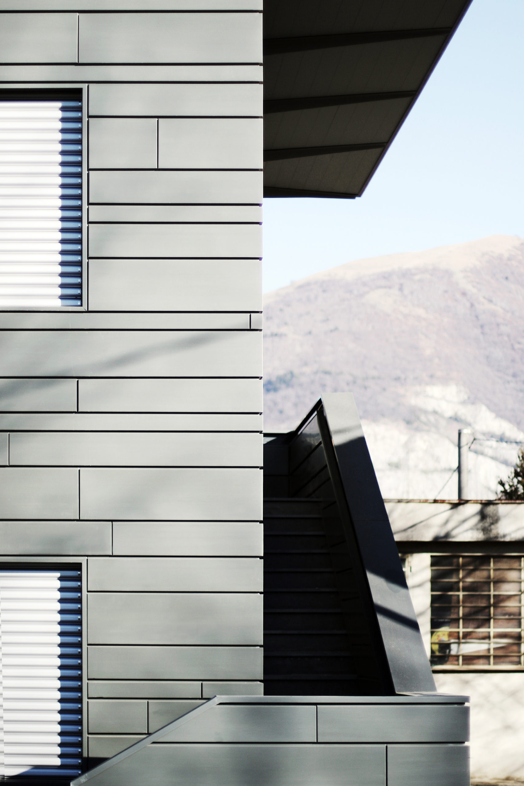 MAURISTUDIO-umberto-mauri-mauri-studio-bosisio-parini-New-Office-Building-Bosisio-Parini-Lecco-work-in-progress-Ventilated-Facade_final_07_2000