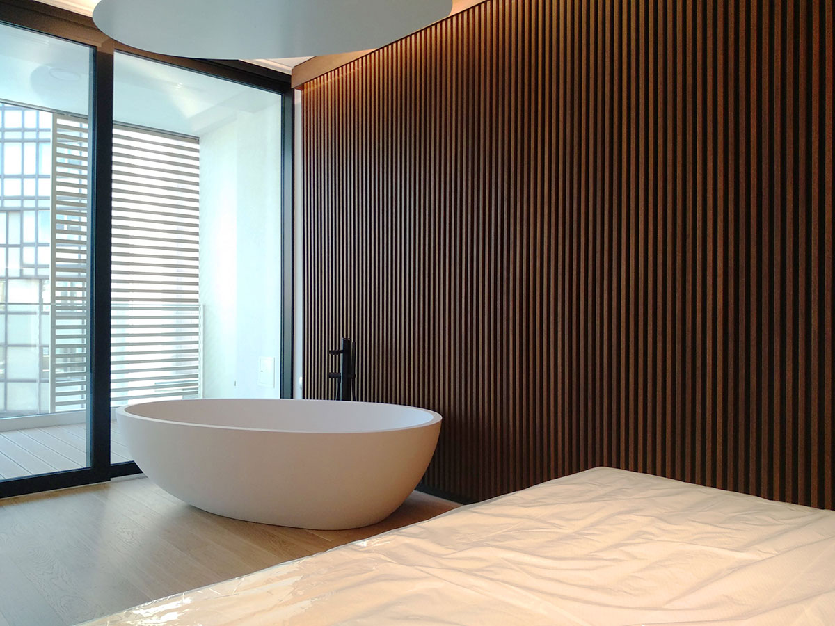 umberto_mauri_architetto_studio_custom_interior_vasca_camera_master_bedroom_design_detail_wall_wood_flos_light_stars_milano_relax_wow_2000-a